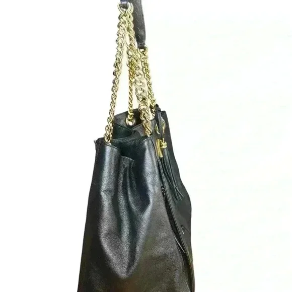 Valentino By Mario Valentino Vera signature leather shoulder bag. - Picture 5 of 14